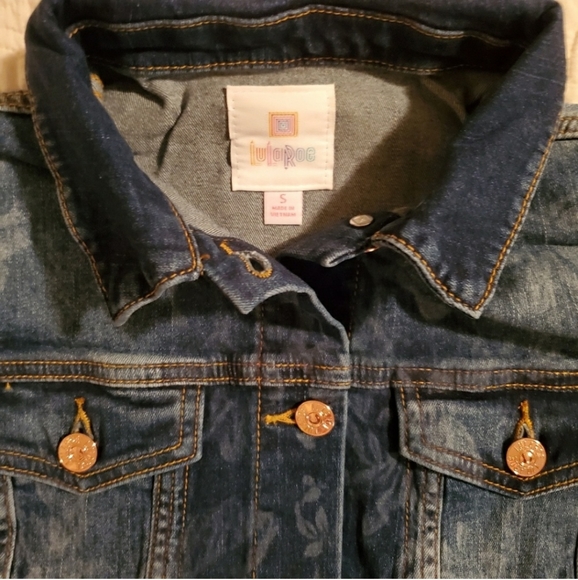 NWT SMALL LULAROE JAXON DENIM JACKET BLUE WASHED - Picture 3 of 6